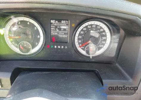 2019 Ram 1500 Classic Tradesman z USA, uszkodzony, nr VIN 3C6JR6DG1KG725181